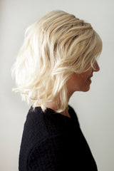 rh26-613rt8 golden blonde with pale blonde highlights dark root